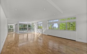 Oak Hill Park, Hampstead, NW3 7LH