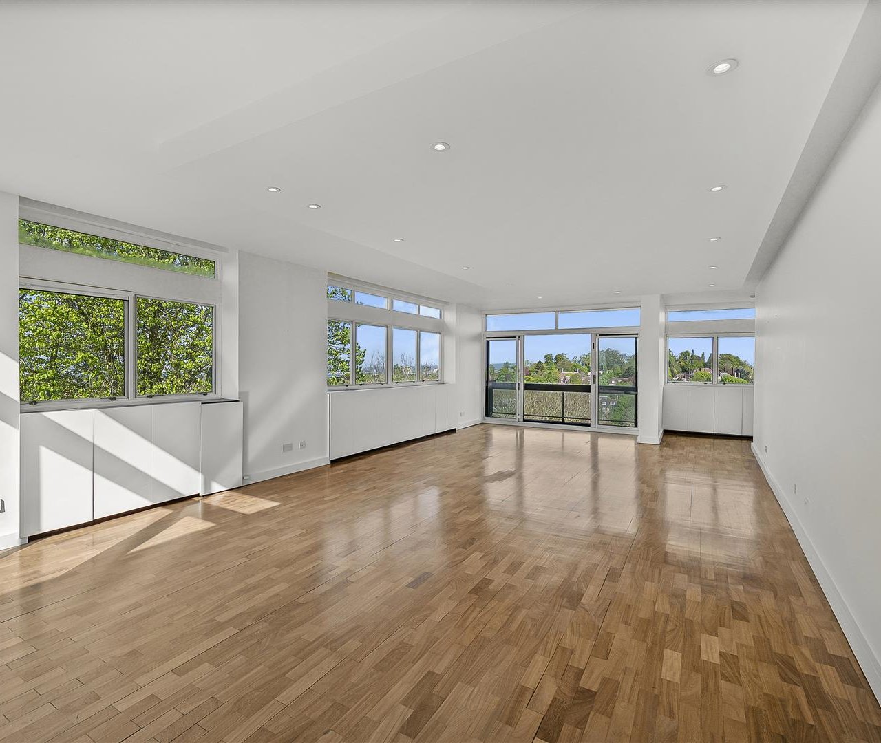 Oak Hill Park, Hampstead, NW3 7LH