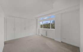 Oak Hill Park, Hampstead, NW3 7LH