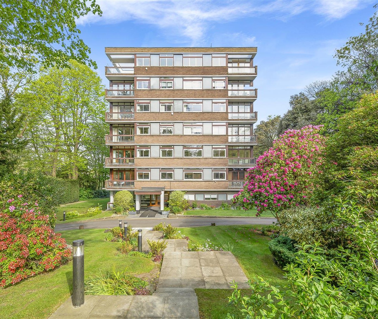 Oak Hill Park, Hampstead, NW3 7LH