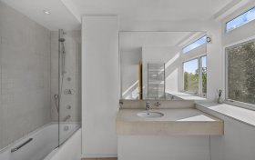 Oak Hill Park, Hampstead, NW3 7LH