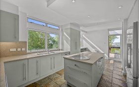 Oak Hill Park, Hampstead, NW3 7LH