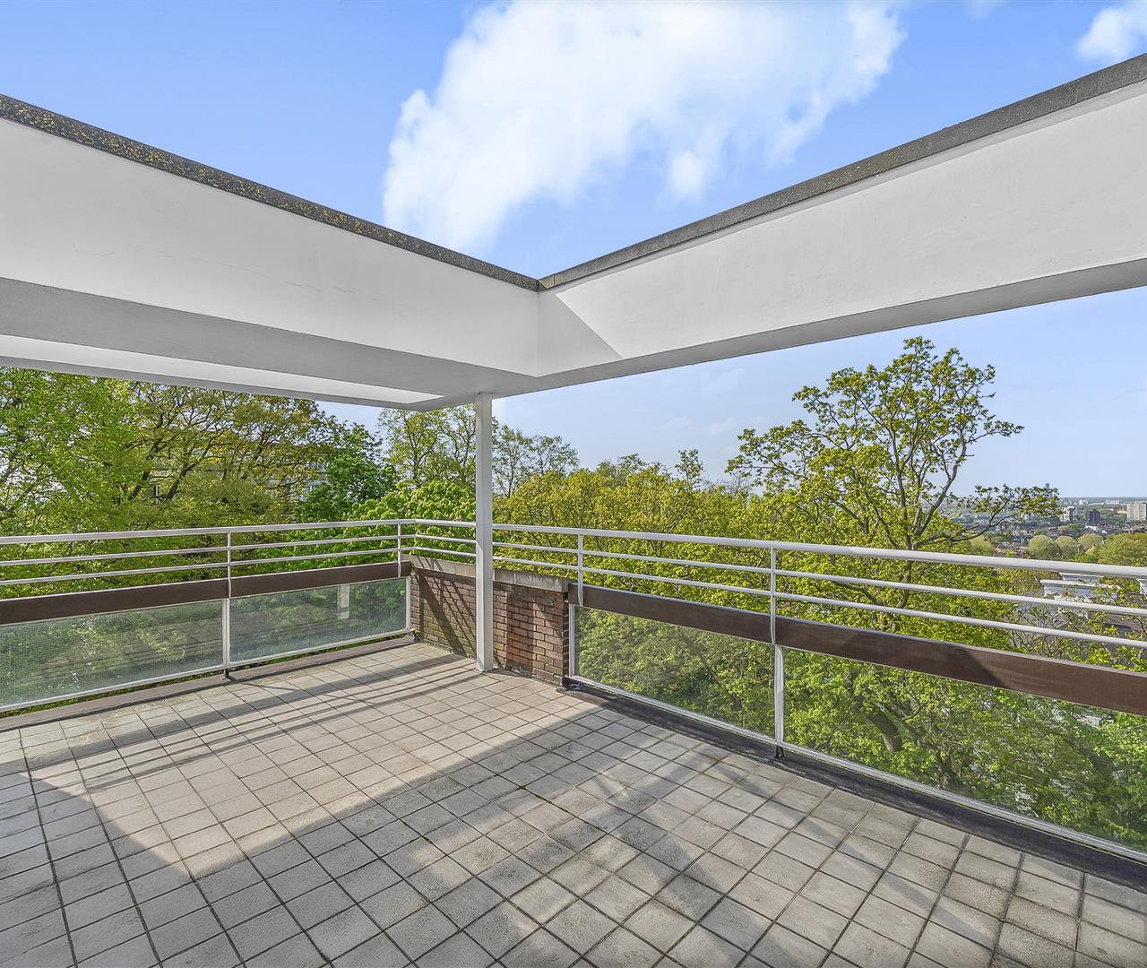 Oak Hill Park, Hampstead, NW3 7LH