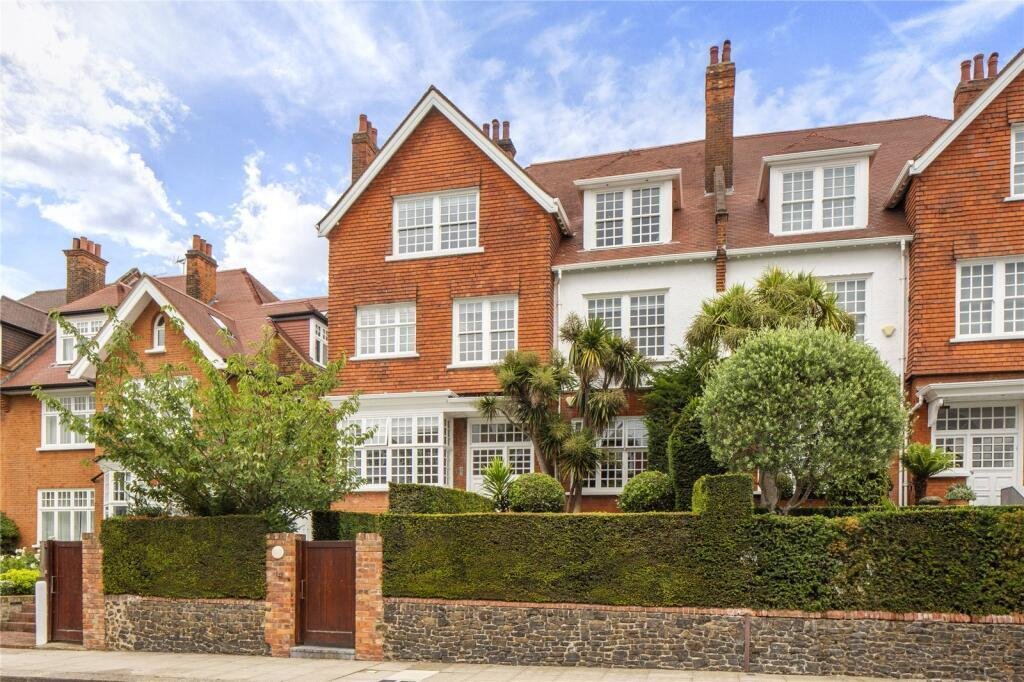 Bracknell Gardens, Hampstead, NW3 7EB