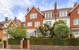 Bracknell Gardens, Hampstead, NW3 7EB