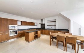 Bracknell Gardens, Hampstead, NW3 7EB