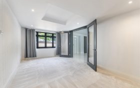 West Heath Gardens, Hampstead, NW3 7TR