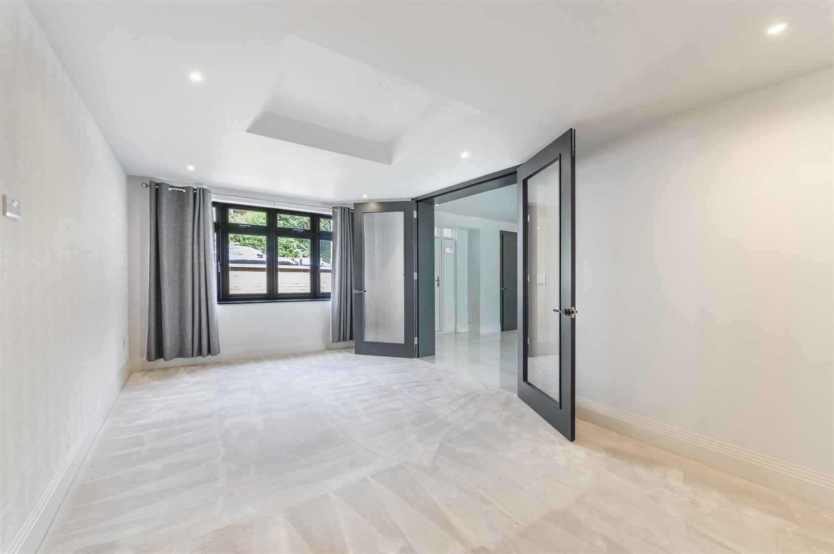 West Heath Gardens, Hampstead, NW3 7TR