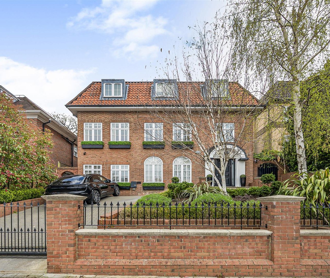 West Heath Road, London, NW3 7TN