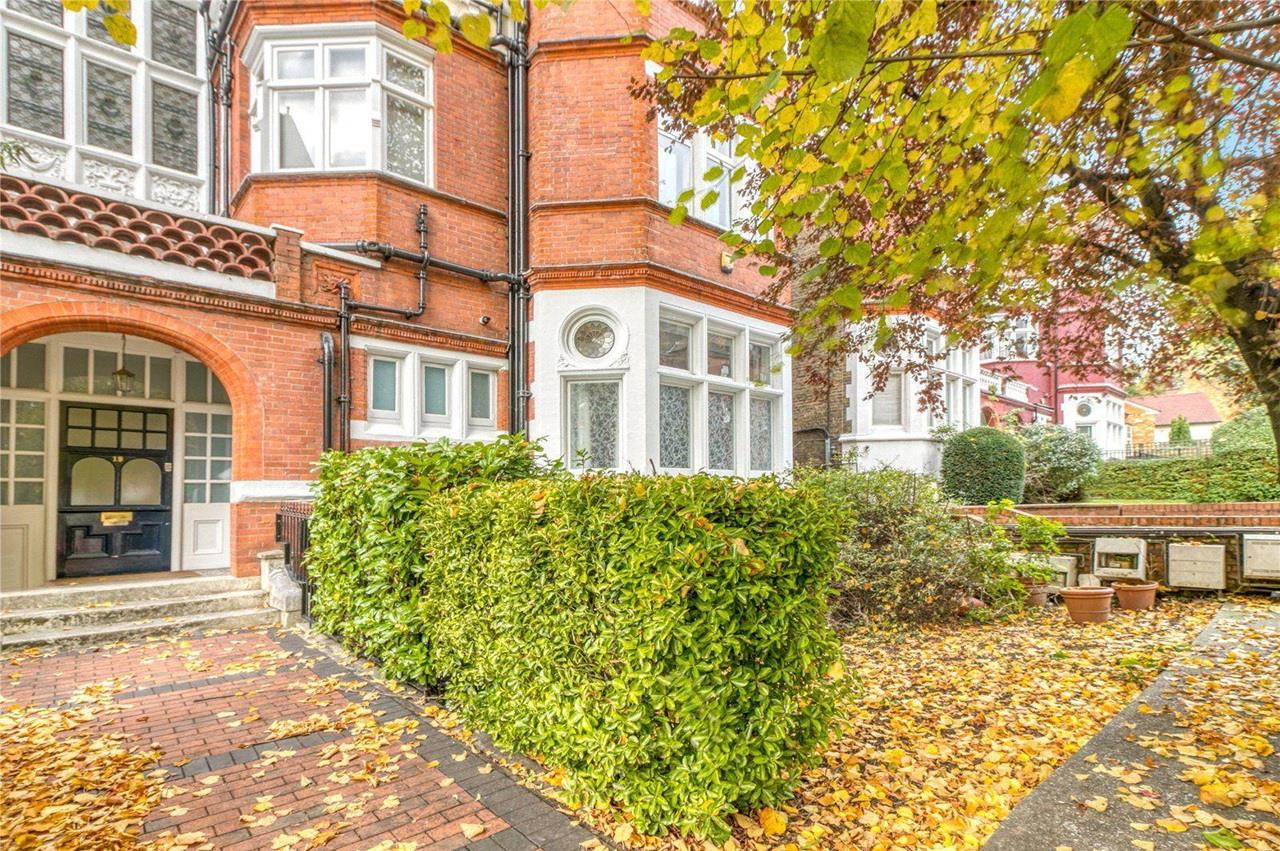 Frognal, Hampstead, NW3 6AR