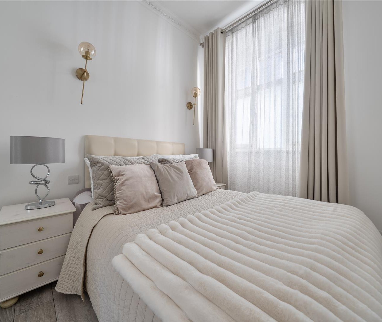 Frognal, Hampstead, NW3 6AR