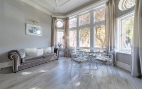 Frognal, Hampstead, NW3 6AR