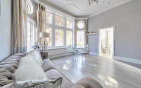 Frognal, Hampstead, NW3 6AR
