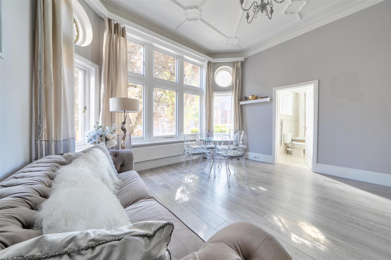 Frognal, Hampstead, NW3 6AR