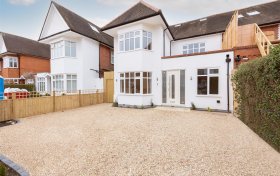 Hocroft Road, The Hocrofts, NW2 2BL