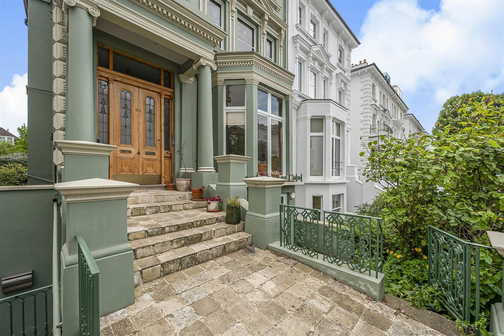 Belsize Park Gardens, Belsize Park, NW3 4JJ