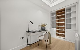 Belsize Lane, Belsize Park, NW3 5BB