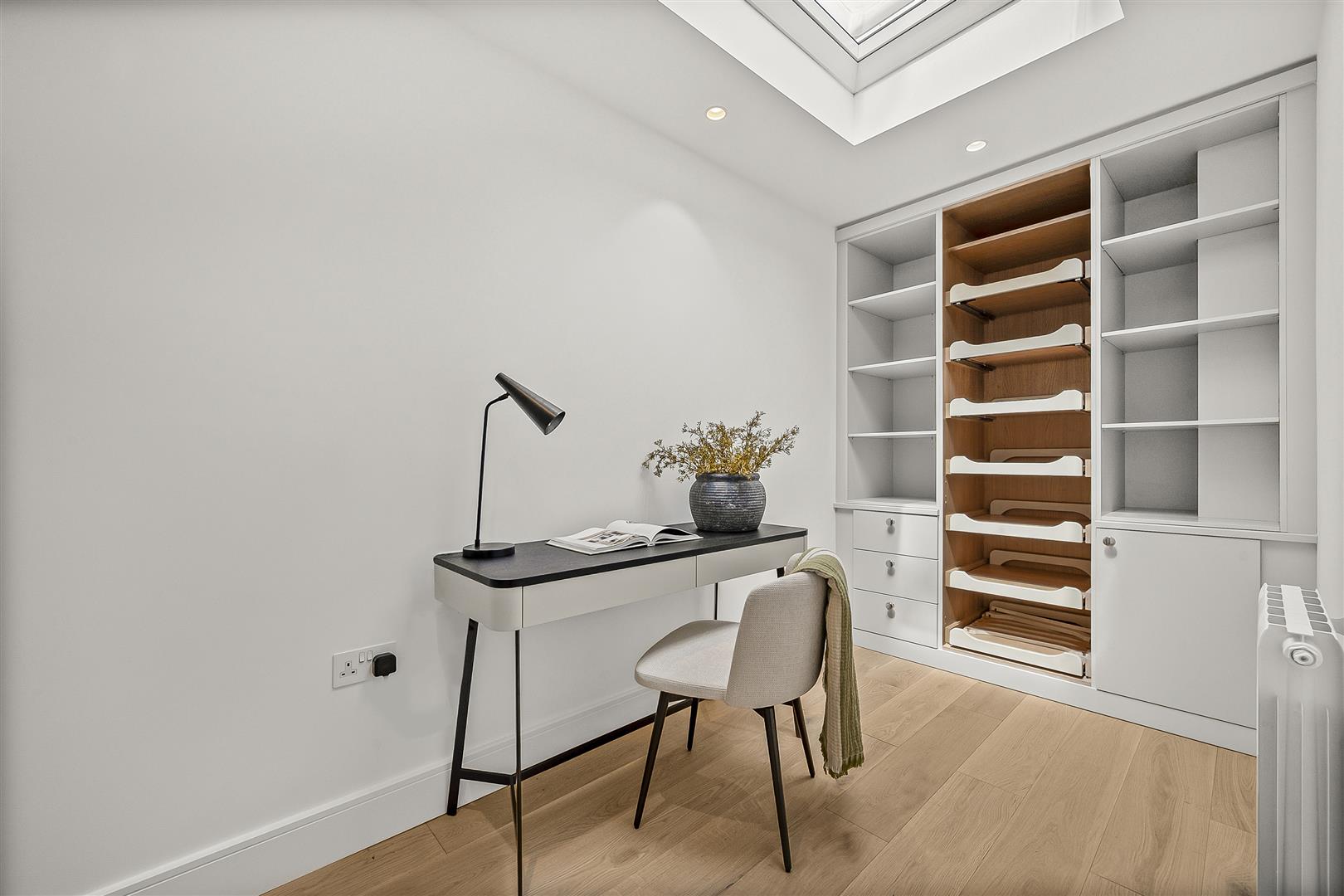 Belsize Lane, Belsize Park, NW3 5BB