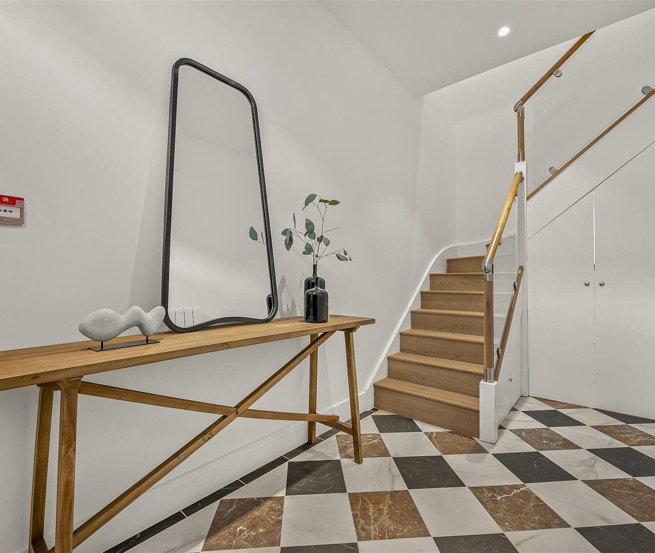 Belsize Lane, Belsize Park, NW3 5BB