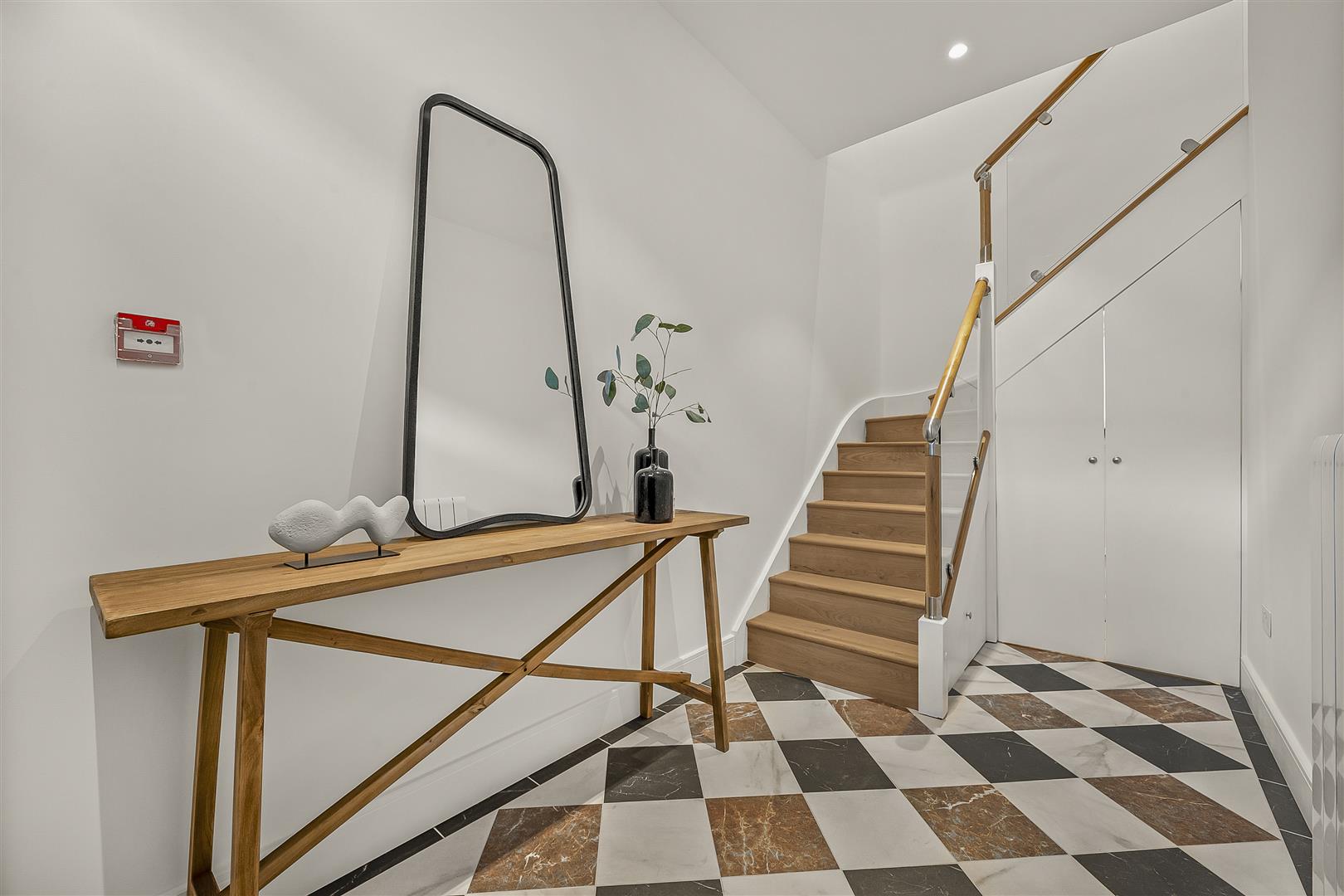 Belsize Lane, Belsize Park, NW3 5BB