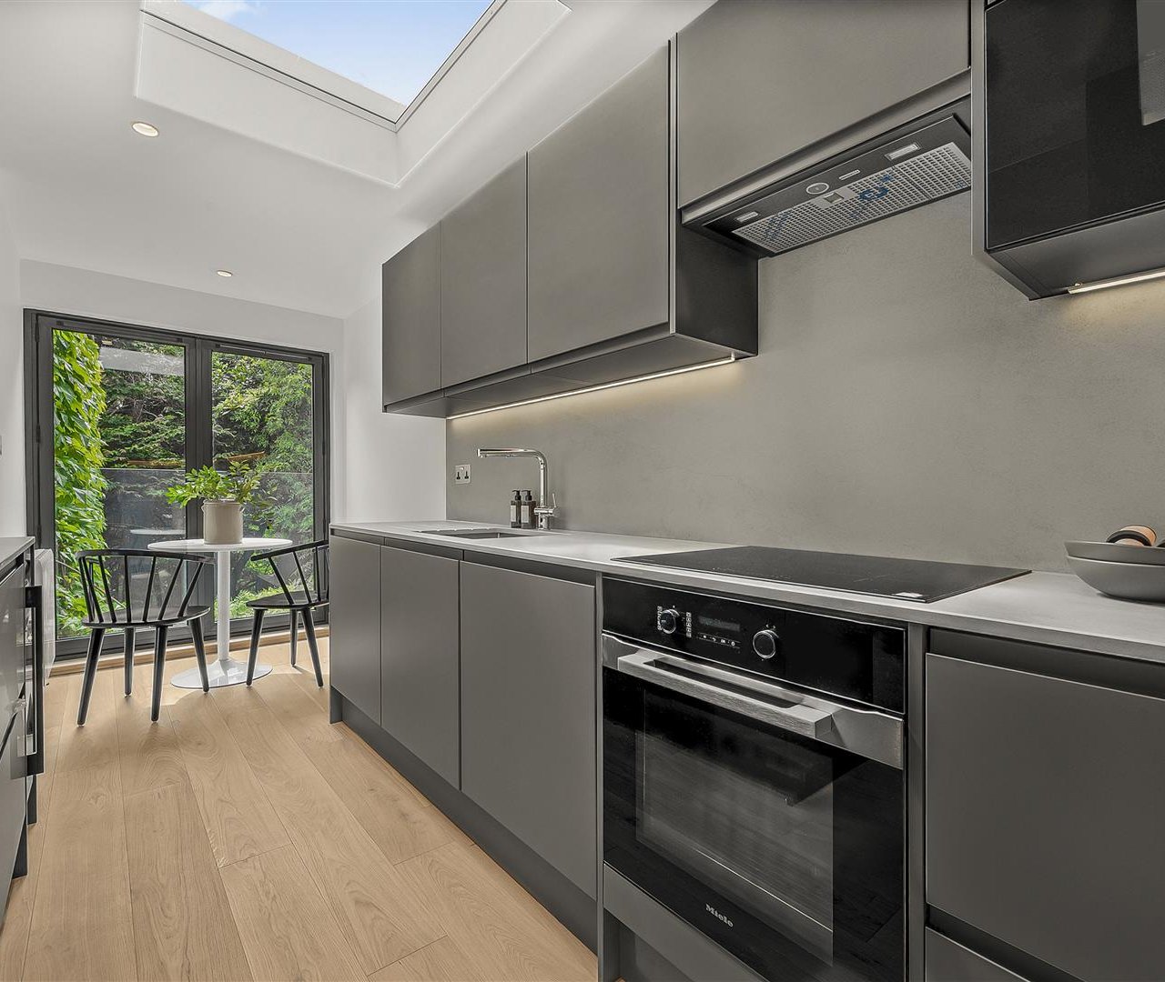 Belsize Lane, Belsize Park, NW3 5BB