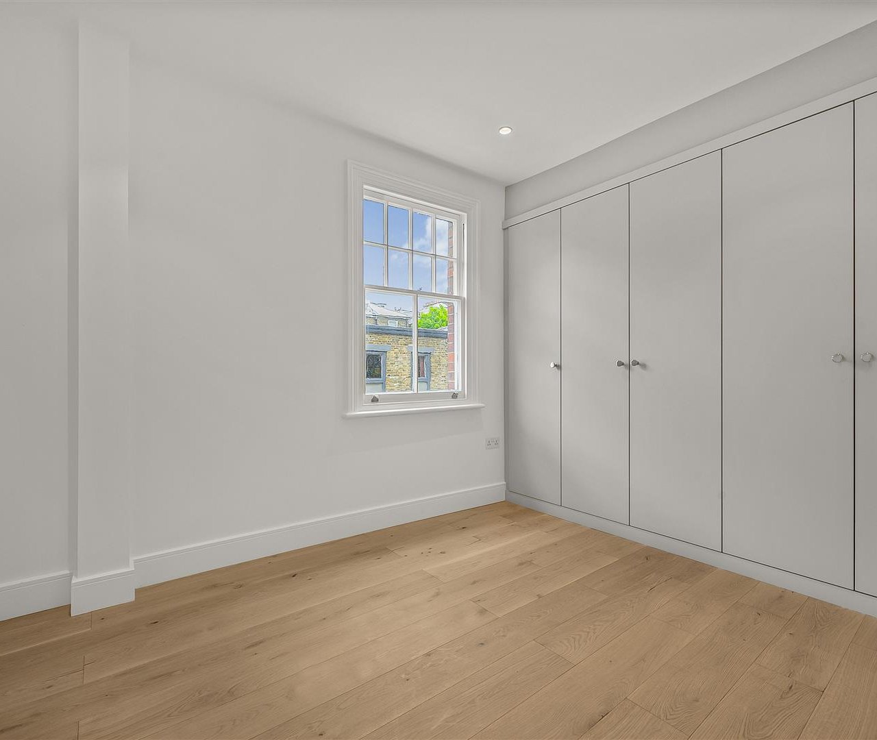 Belsize Lane, Belsize Park, NW3 5BB