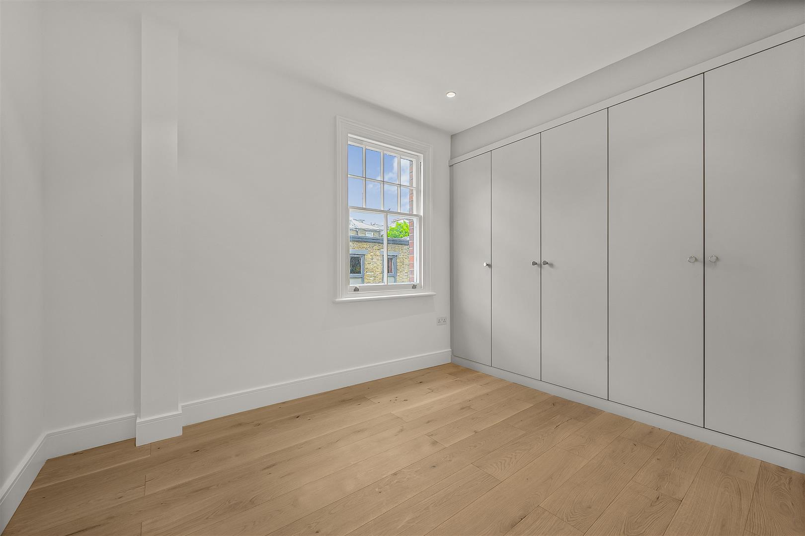 Belsize Lane, Belsize Park, NW3 5BB
