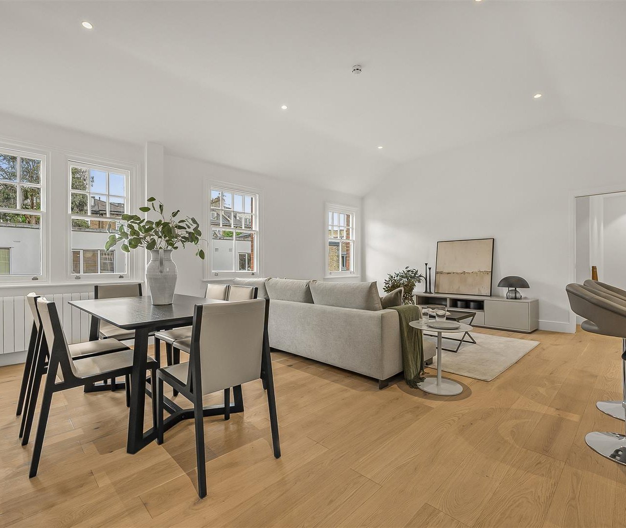 Belsize Lane, Belsize Park, NW3 5BB