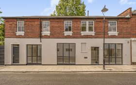 Belsize Lane, Belsize Park, NW3 5BB