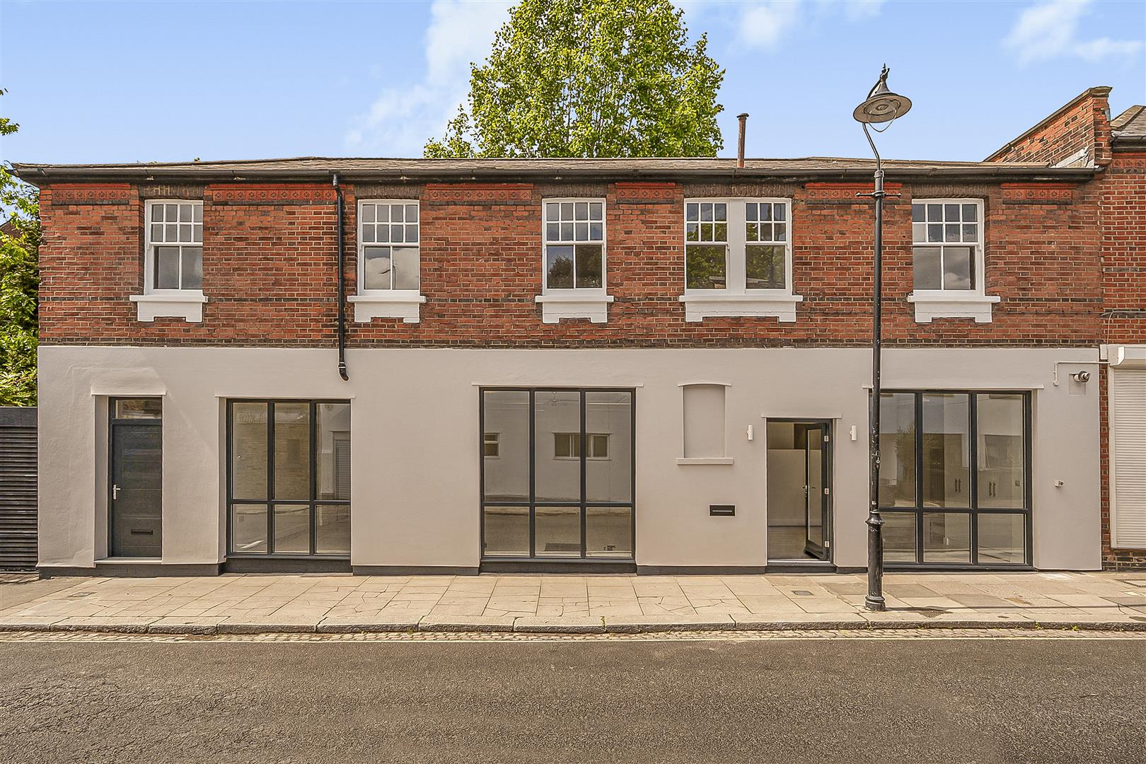 Belsize Lane, Belsize Park, NW3 5BB