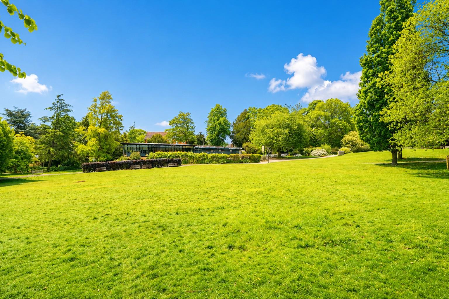 The Park, Golders Green, NW11 7SU