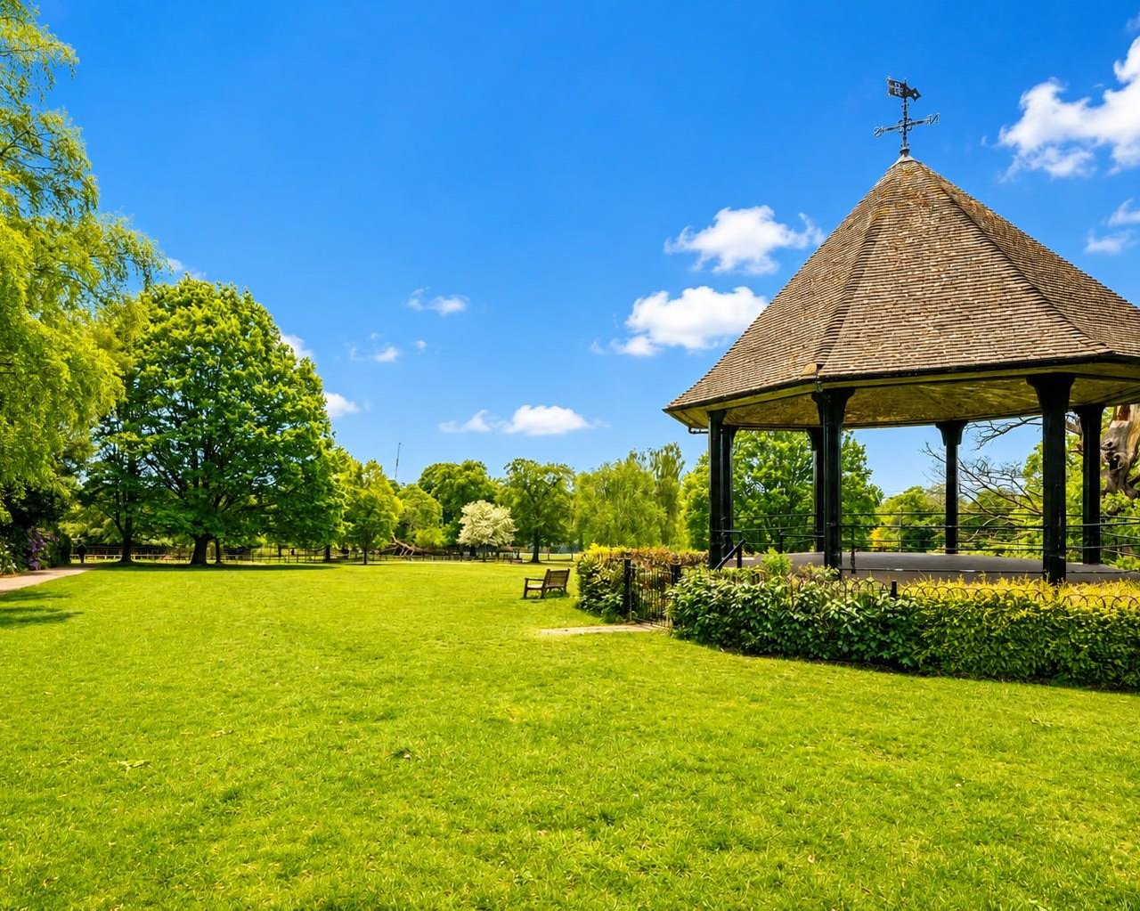 The Park, Golders Green, NW11 7SU
