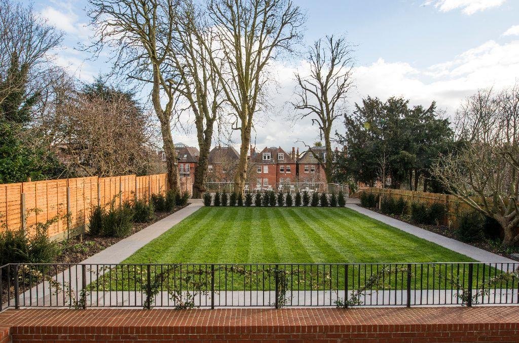 Lyndhurst Road, Hampstead, NW3 5PB