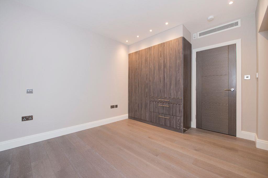 Lyndhurst Road, Hampstead, NW3 5PB