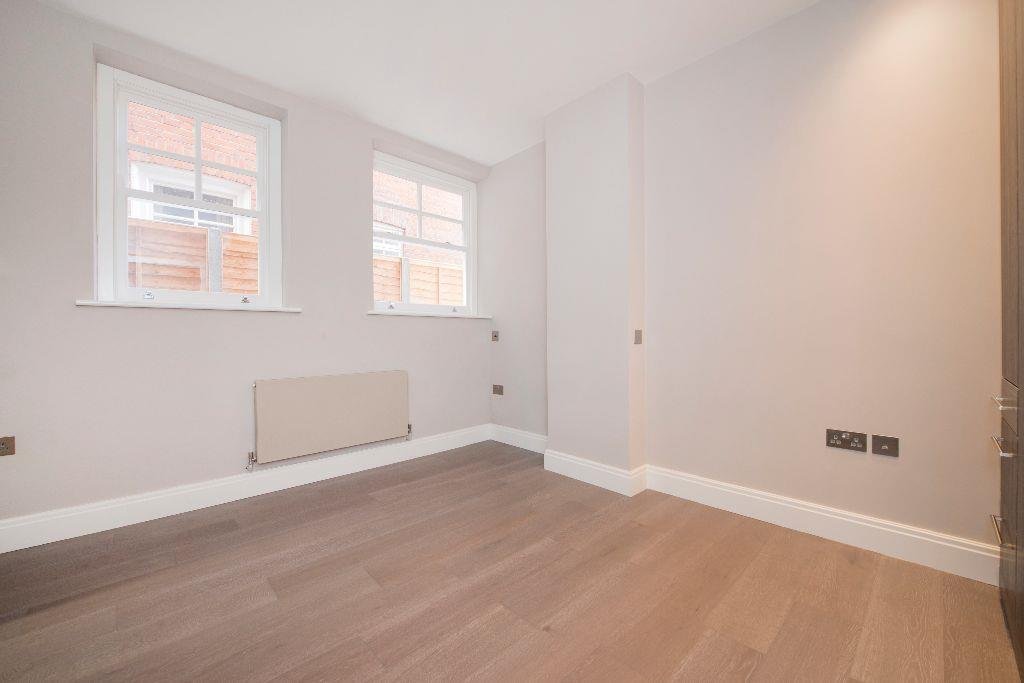 Lyndhurst Road, Hampstead, NW3 5PB