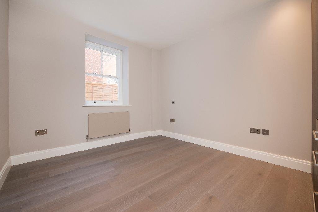 Lyndhurst Road, Hampstead, NW3 5PB
