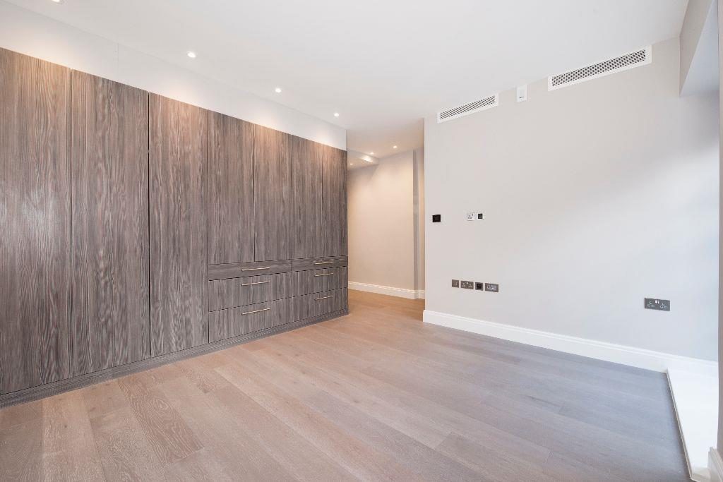 Lyndhurst Road, Hampstead, NW3 5PB