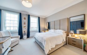 Redington Gardens, London, NW3 7SA