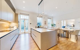 Redington Gardens, London, NW3 7SA