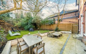 Redington Gardens, London, NW3 7SA