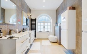 Redington Gardens, London, NW3 7SA