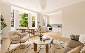 Frognal, Hampstead, NW3 6AG