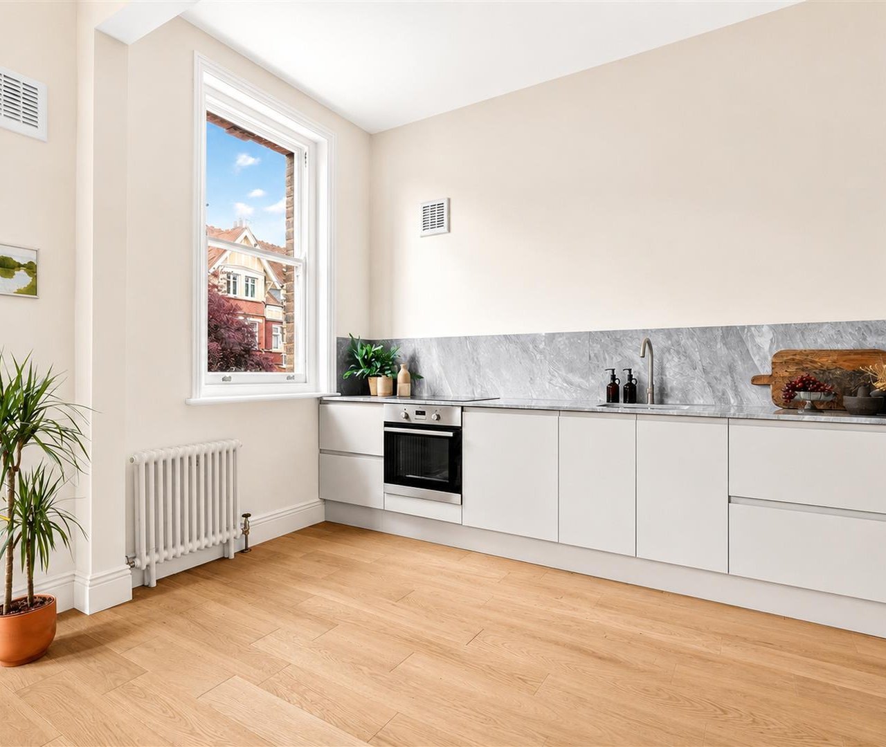 Frognal, Hampstead, NW3 6AG