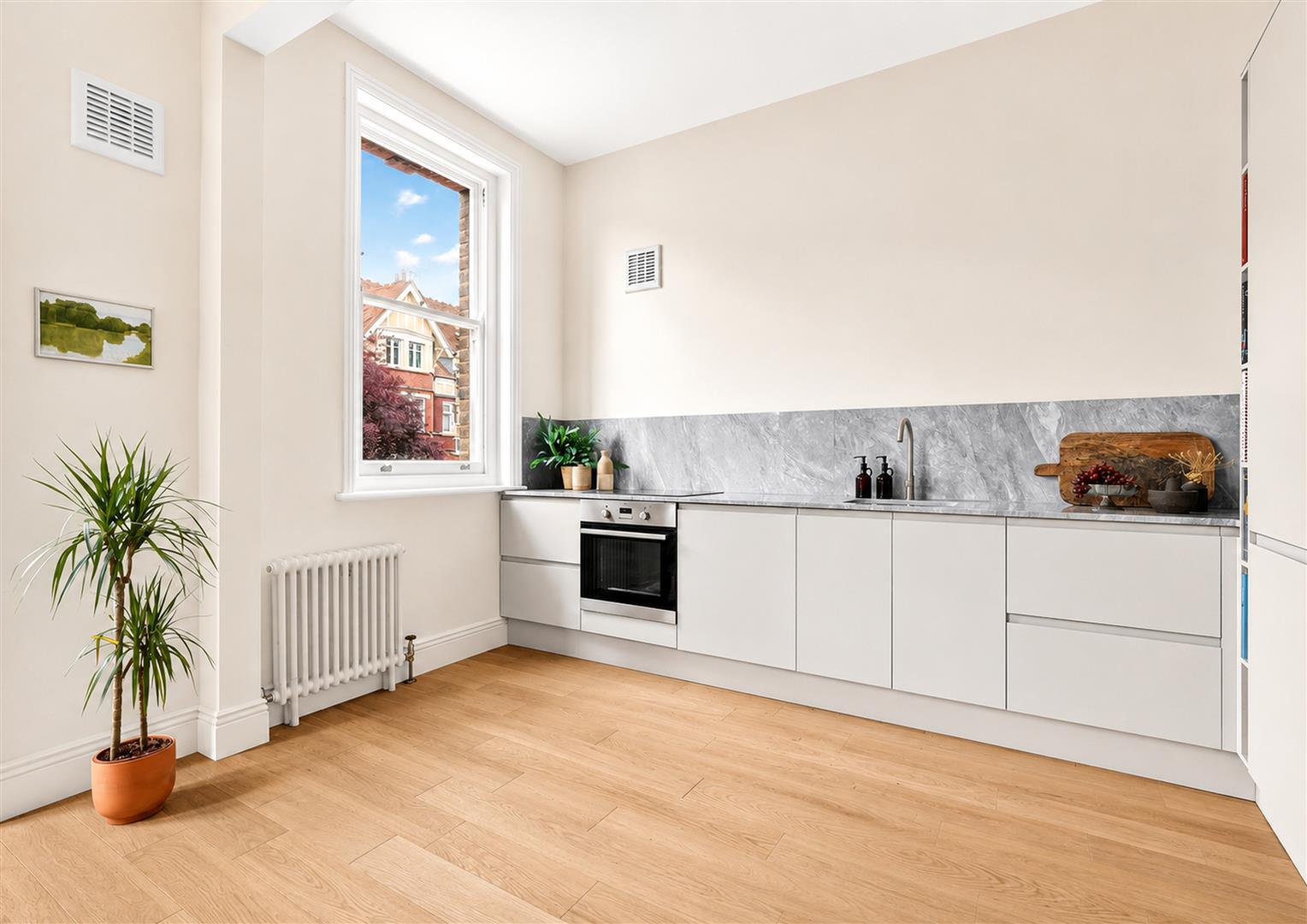 Frognal, Hampstead, NW3 6AG
