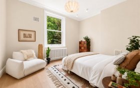 Frognal, Hampstead, NW3 6AG