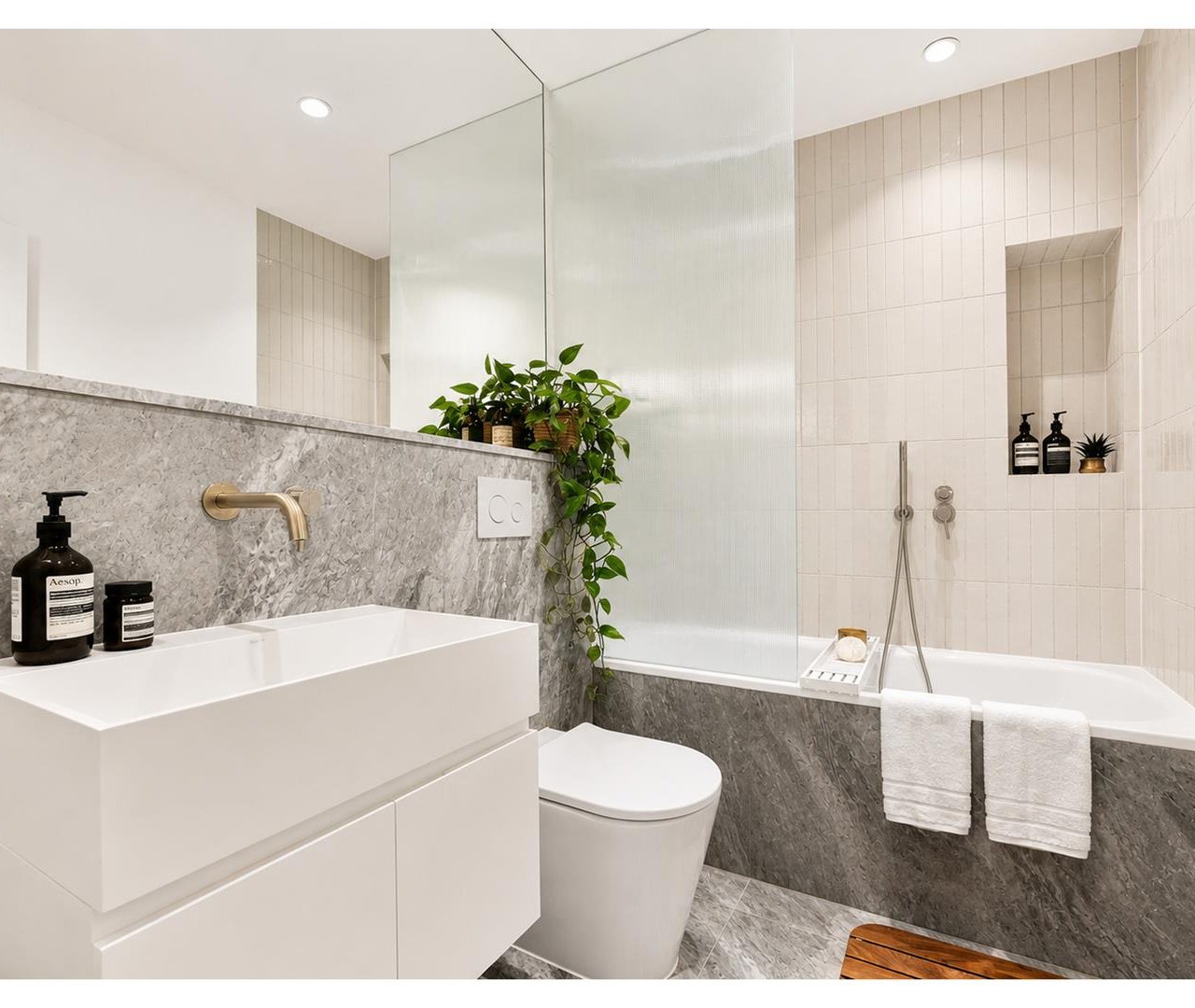 Frognal, Hampstead, NW3 6AG