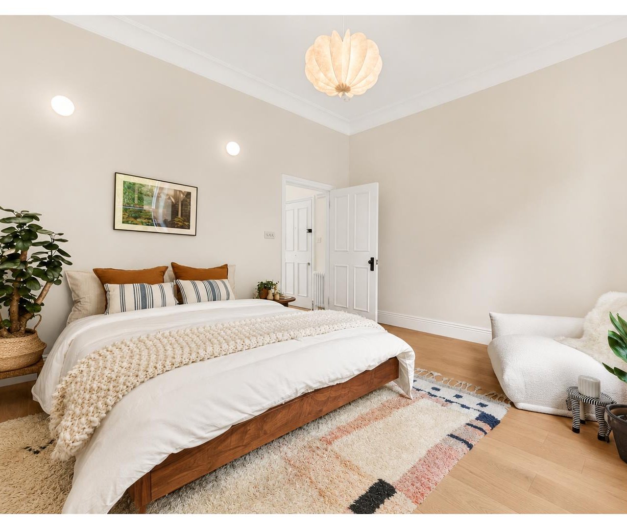 Frognal, Hampstead, NW3 6AG