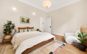 Frognal, Hampstead, NW3 6AG