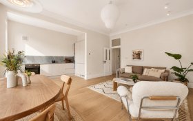 Frognal, Hampstead, NW3 6AG