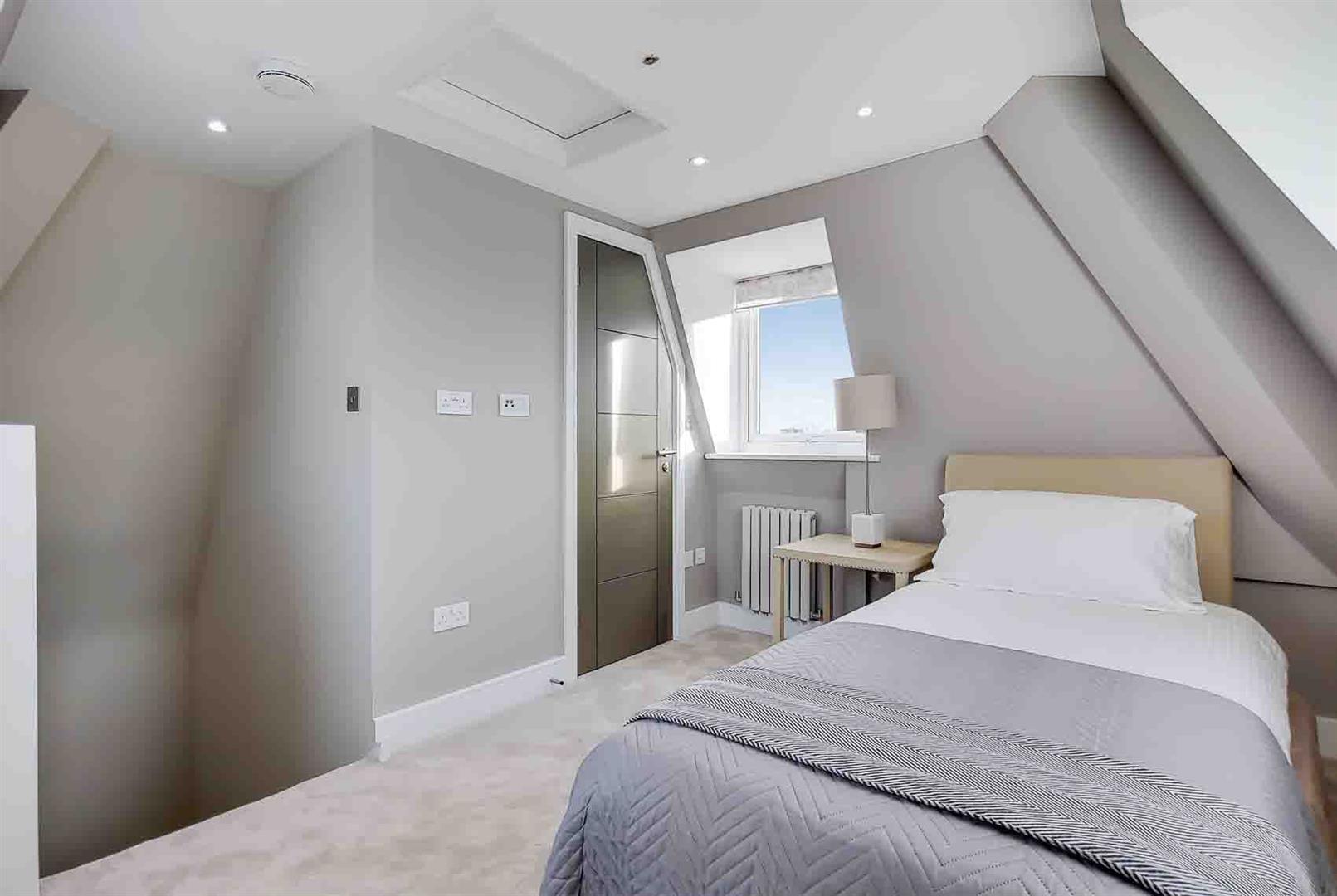 Fitzjohns Avenue, Hampstead, NW3 6PH